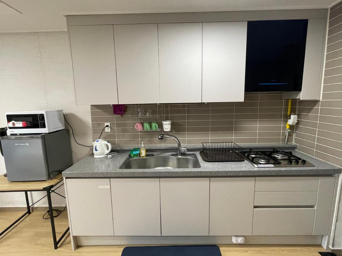 Spacious Luxury Condo W/ Kitchen Beside Hilton Clark D'Heights Angeles Kültér fotó