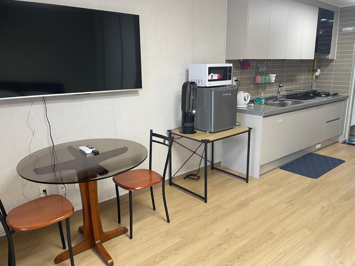 Spacious Luxury Condo W/ Kitchen Beside Hilton Clark D'Heights Angeles Kültér fotó